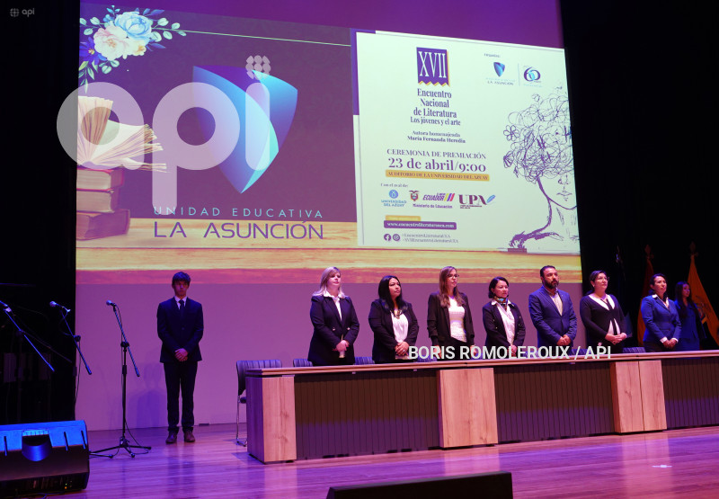 CUENCA-PREMIACION-ENCUENTRO LITERATURA