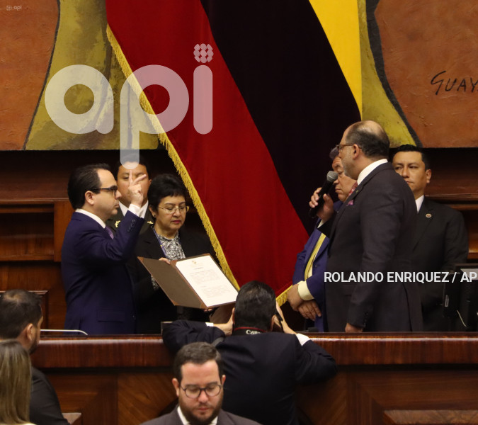 POSESION-ASAMBLEA-FABRICIO-PERALTA