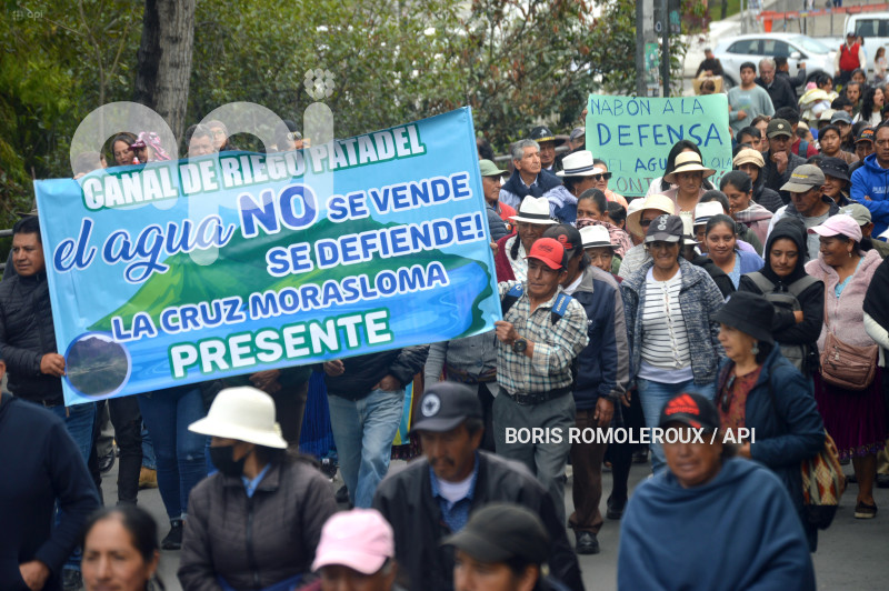 CUENCA-MARCHA CONTRA MINERAS-A FAVOR DEL AGUA