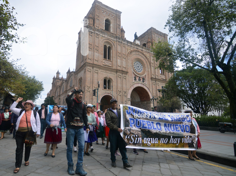 CUENCA-MARCHA CONTRA MINERAS-A FAVOR DEL AGUA