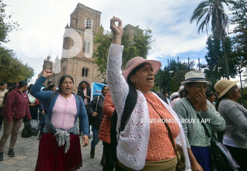 CUENCA-MARCHA CONTRA MINERAS-A FAVOR DEL AGUA