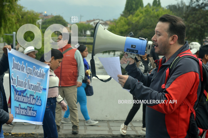 CUENCA-MARCHA CONTRA MINERAS-A FAVOR DEL AGUA