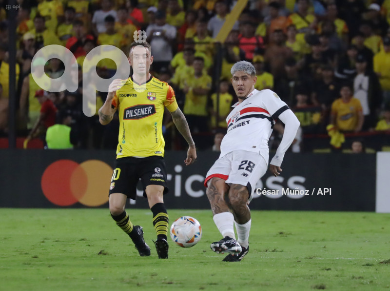 FBL-LIBERTADORES-BARCELONA-SAO PAULO