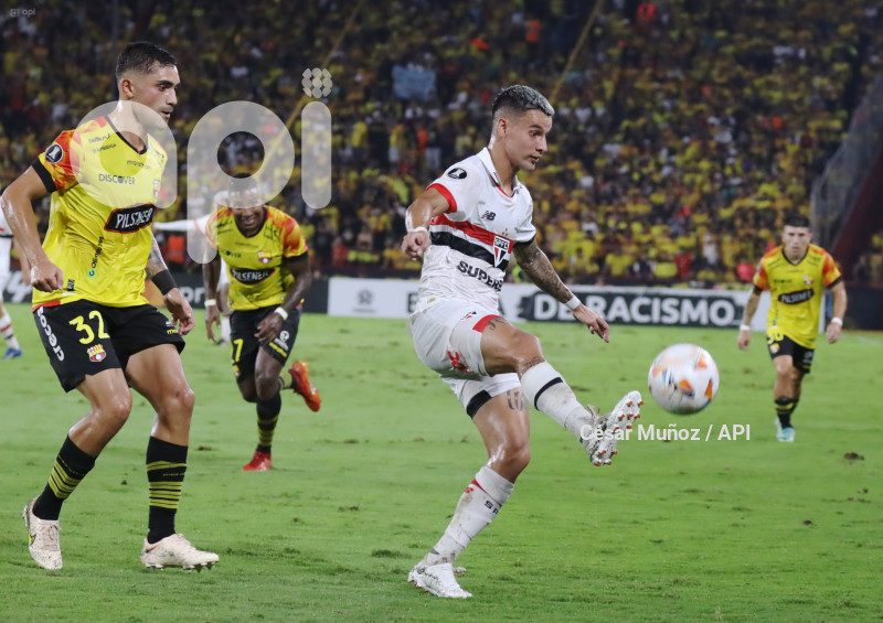 FBL-LIBERTADORES-BARCELONA-SAO PAULO