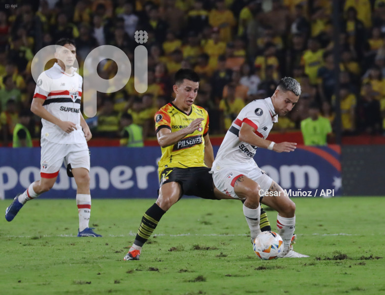 FBL-LIBERTADORES-BARCELONA-SAO PAULO