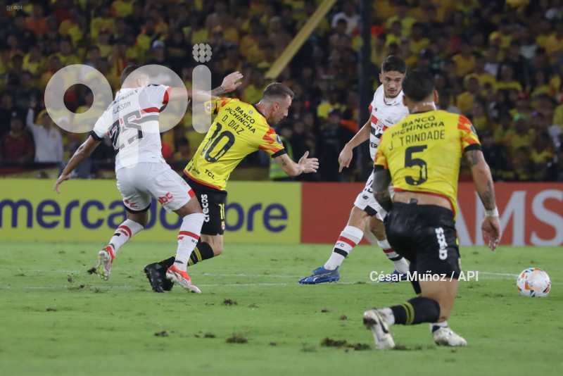 FBL-LIBERTADORES-BARCELONA-SAO PAULO