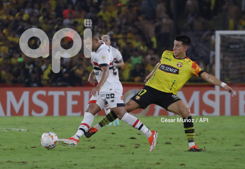 FBL-LIBERTADORES-BARCELONA-SAO PAULO