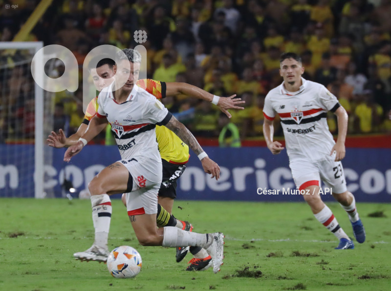 FBL-LIBERTADORES-BARCELONA-SAO PAULO