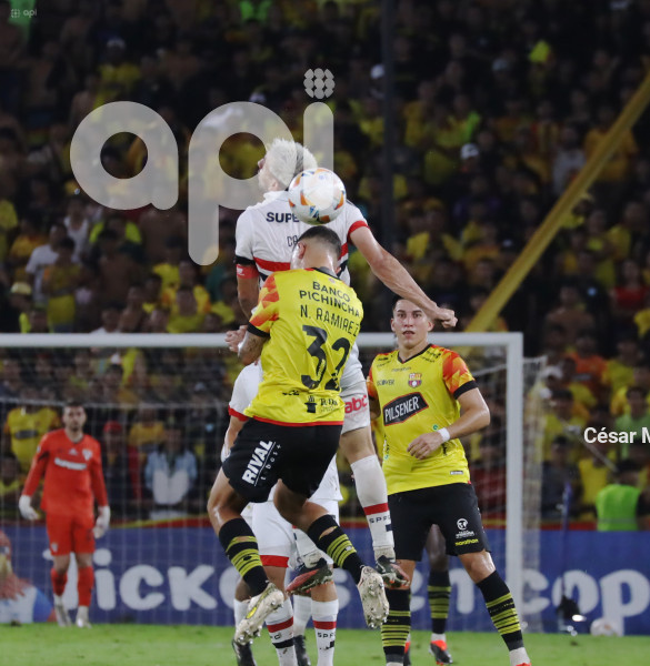 FBL-LIBERTADORES-BARCELONA-SAO PAULO