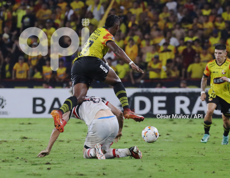 FBL-LIBERTADORES-BARCELONA-SAO PAULO