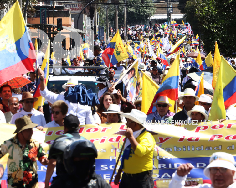 MARCHAS-APOYO-FISCAL-DIANA-SALAZAR