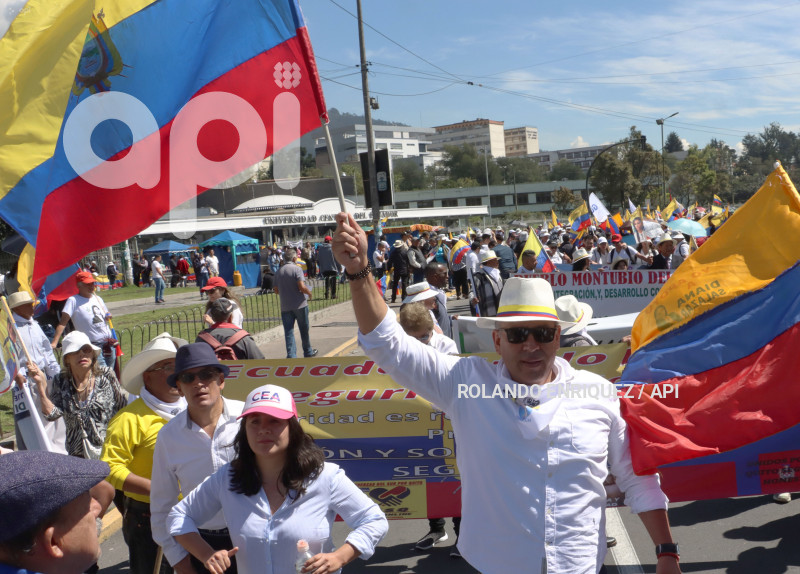 MARCHAS-APOYO-FISCAL-DIANA-SALAZAR