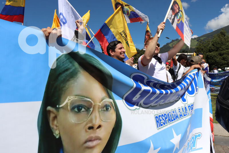 MARCHAS-APOYO-FISCAL-DIANA-SALAZAR