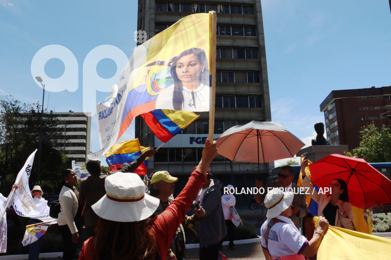 MARCHAS-APOYO-FISCAL-DIANA-SALAZAR
