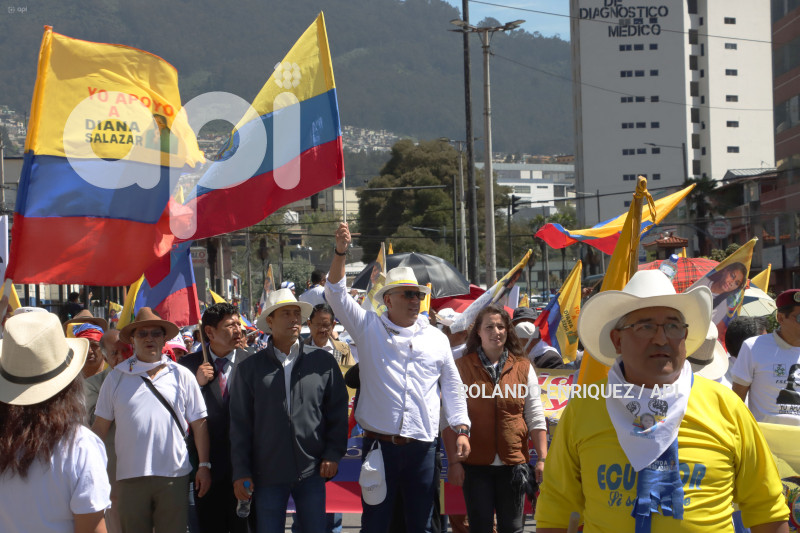 MARCHAS-APOYO-FISCAL-DIANA-SALAZAR