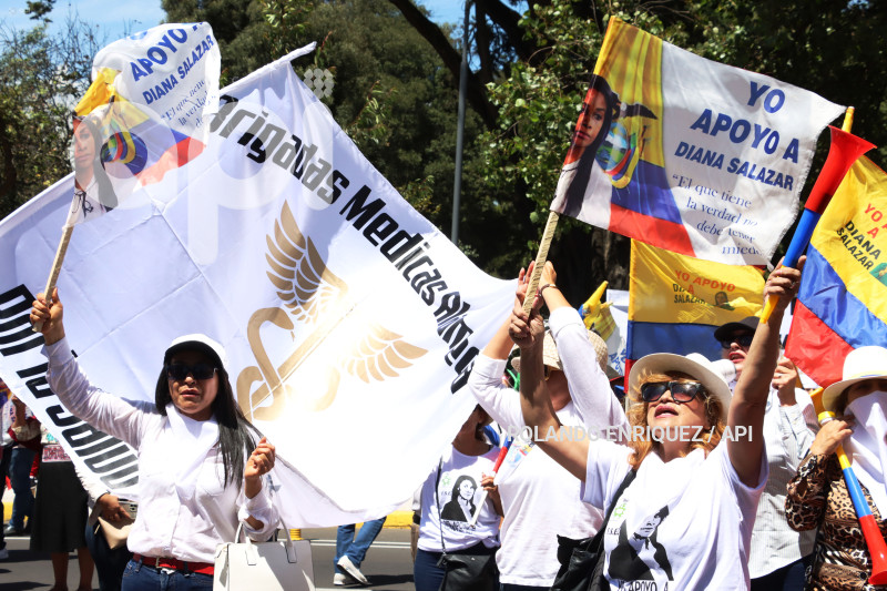 MARCHAS-APOYO-FISCAL-DIANA-SALAZAR