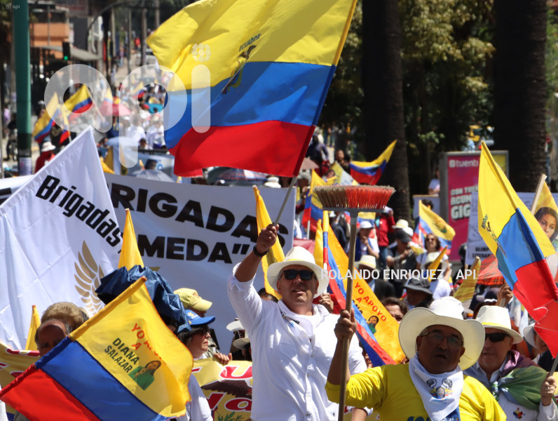 MARCHAS-APOYO-FISCAL-DIANA-SALAZAR
