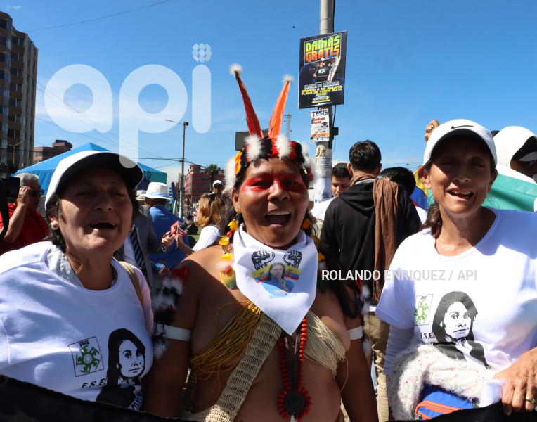 MARCHAS-APOYO-FISCAL-DIANA-SALAZAR