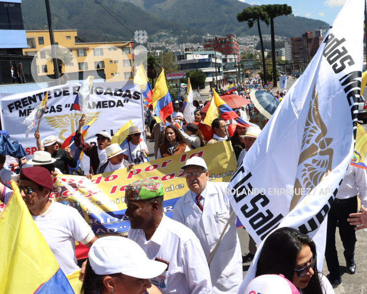 MARCHAS-APOYO-FISCAL-DIANA-SALAZAR