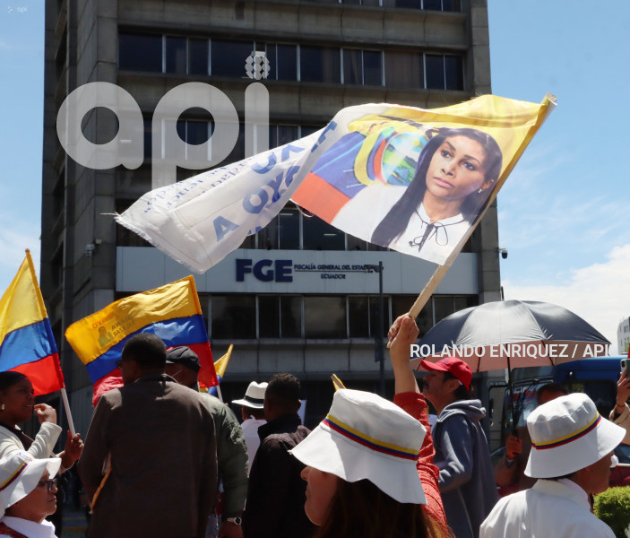 MARCHAS-APOYO-FISCAL-DIANA-SALAZAR