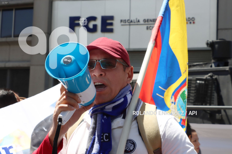 MARCHAS-APOYO-FISCAL-DIANA-SALAZAR