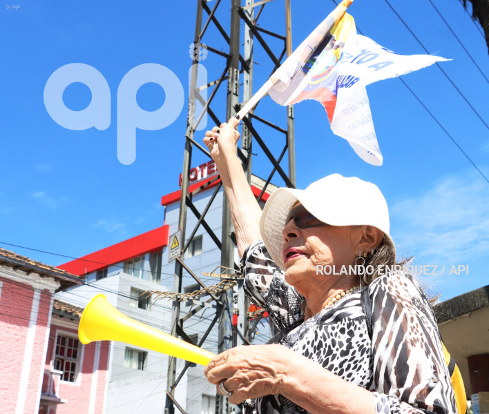 MARCHAS-APOYO-FISCAL-DIANA-SALAZAR