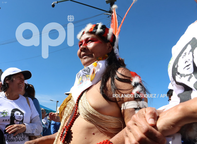 MARCHAS-APOYO-FISCAL-DIANA-SALAZAR