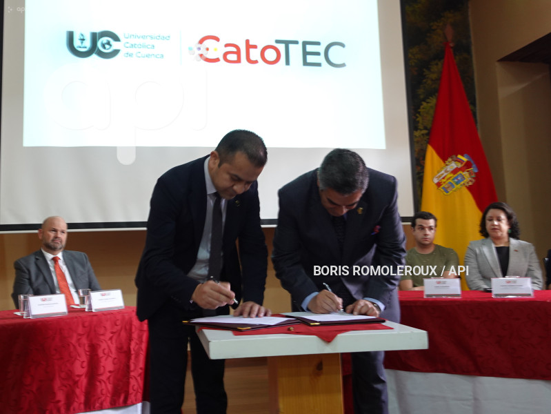 CUENCA-FIRMA CONVENIO-EMPRESAS HOTELERAS
