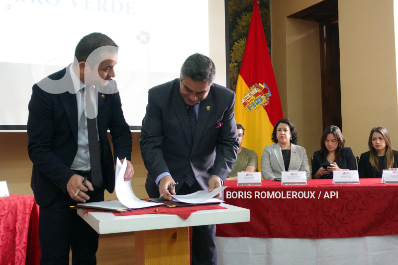 CUENCA-FIRMA CONVENIO-EMPRESAS HOTELERAS