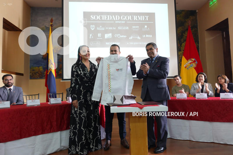 CUENCA-FIRMA CONVENIO-EMPRESAS HOTELERAS