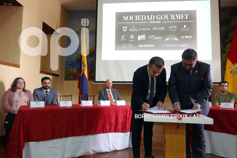 CUENCA-FIRMA CONVENIO-EMPRESAS HOTELERAS