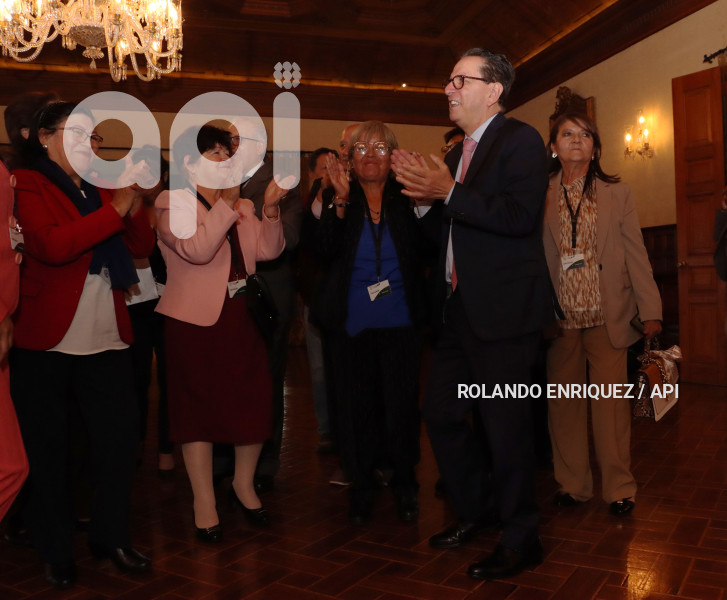 DESPEDIDA-ROBERTO-IZURIETA