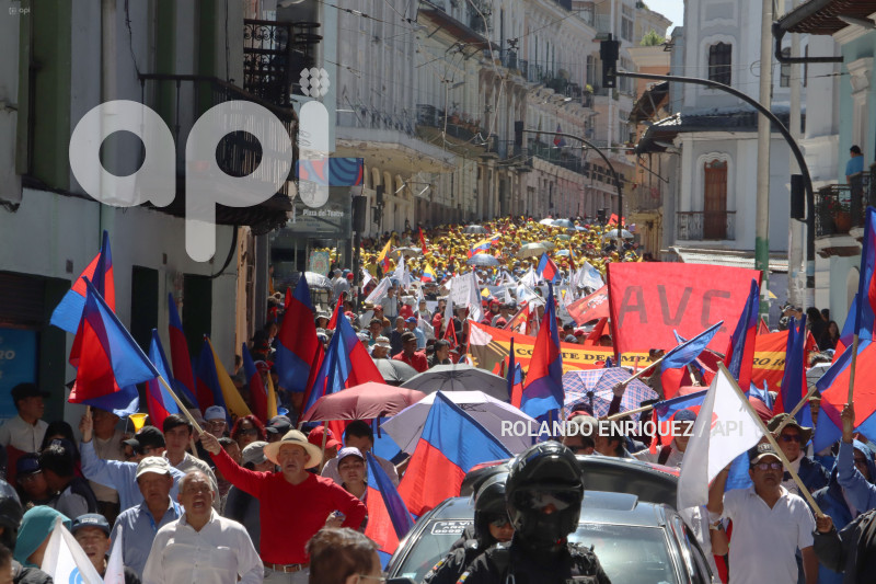 UIO-MARCHA-DIA-TRABAJADOR