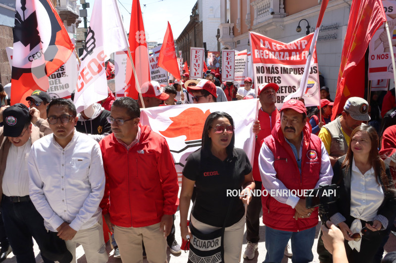 UIO-MARCHA-DIA-TRABAJADOR