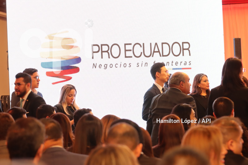UIO-TLC-ECUADOR-CHINA