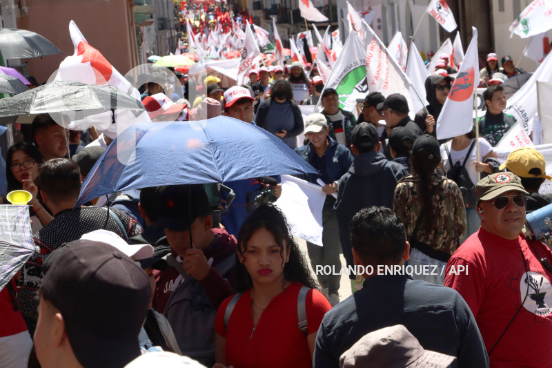 UIO-MARCHA-DIA-TRABAJADOR