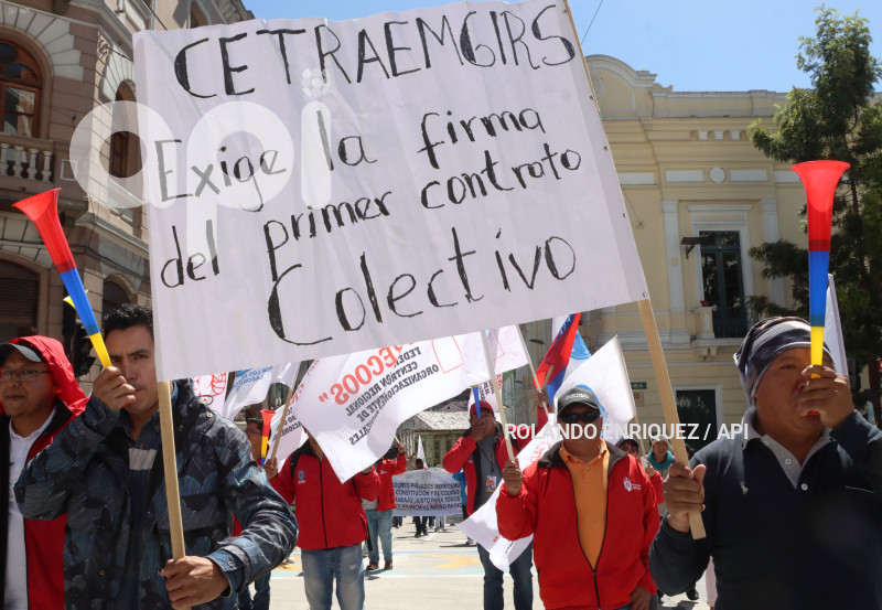 UIO-MARCHA-DIA-TRABAJADOR