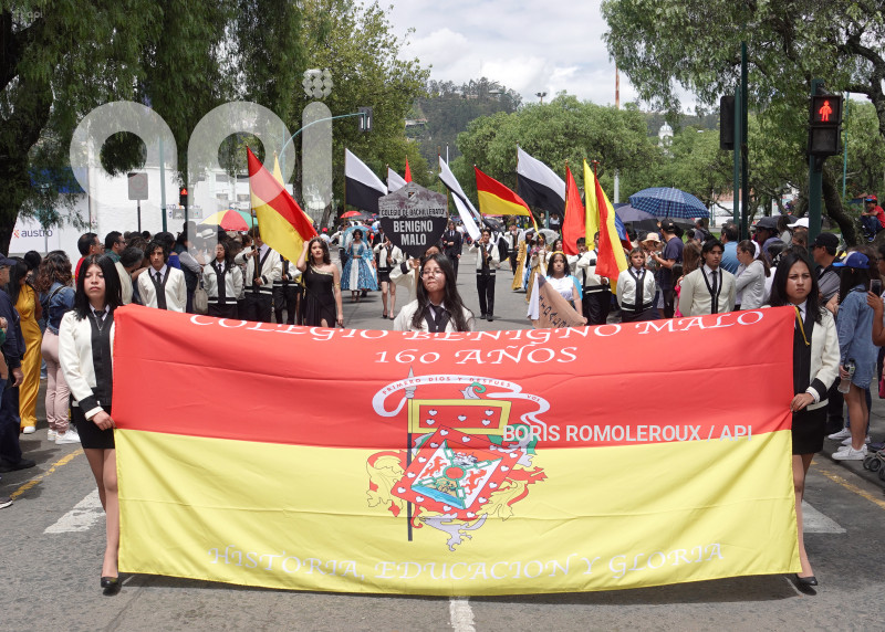 CUENCA-DESFILE-160 AÑOS-BENIGNO MALO