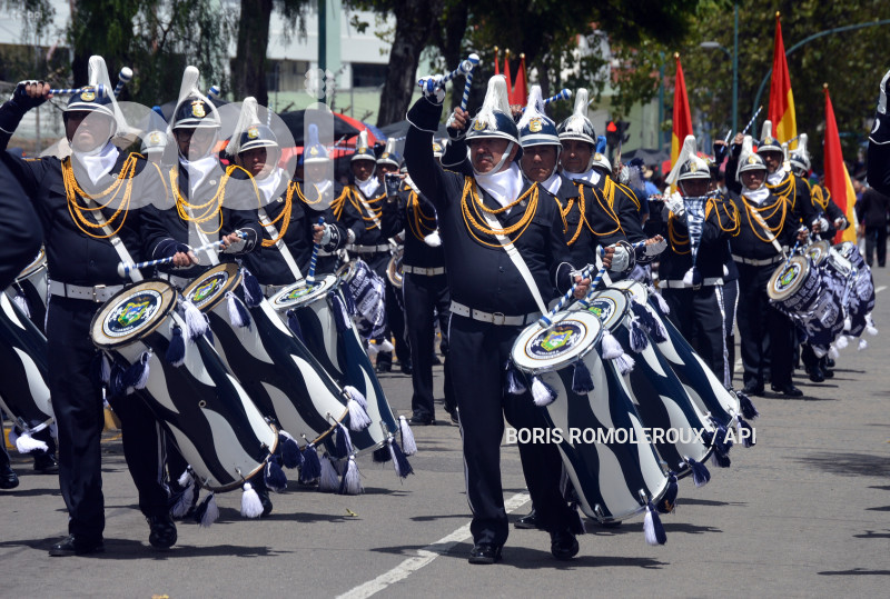 CUENCA-DESFILE-160 AÑOS-BENIGNO MALO