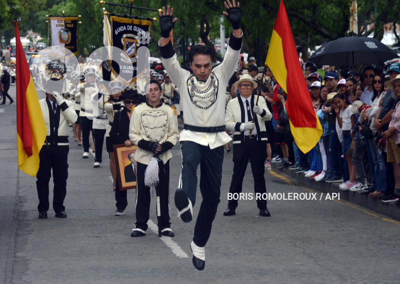 CUENCA-DESFILE-160 AÑOS-BENIGNO MALO
