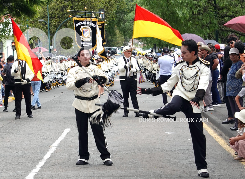 CUENCA-DESFILE-160 AÑOS-BENIGNO MALO