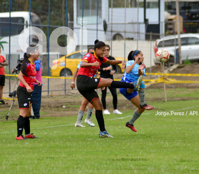 FBL SUPER LIGA FEMENINA MACARA CUENCA.