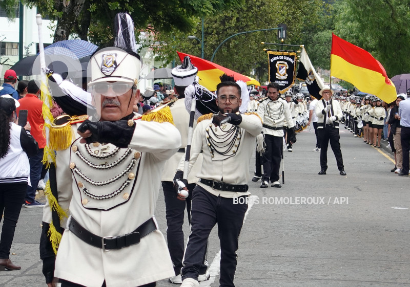 CUENCA-DESFILE-160 AÑOS-BENIGNO MALO