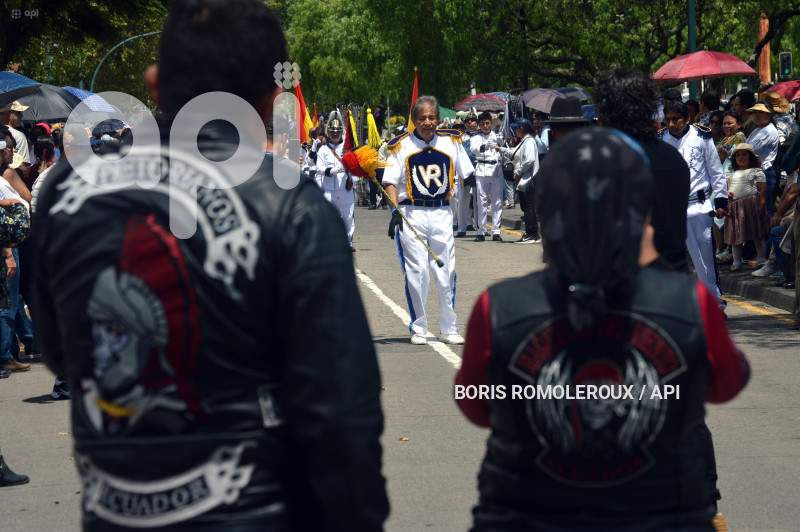 CUENCA-DESFILE-160 AÑOS-BENIGNO MALO