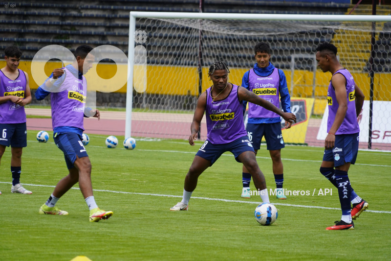 FBL LIGAPRO CUMBAYA MACARA