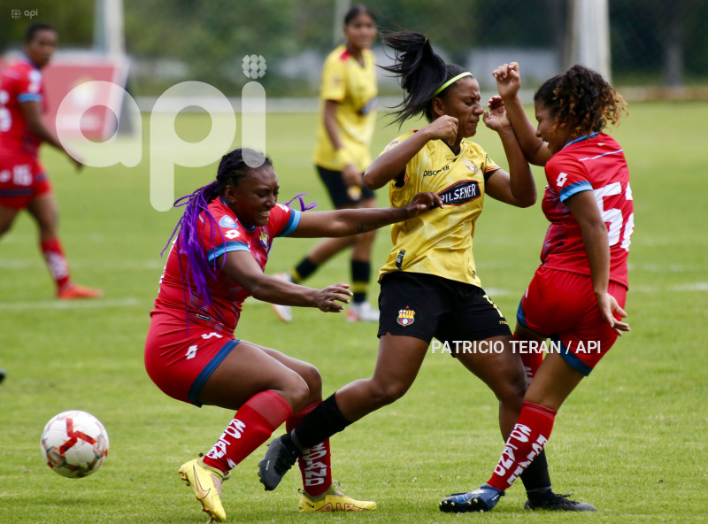 FBL-SUPERLIGA-FEMENINA - EL NACIONAL-BARCELONA S.C.