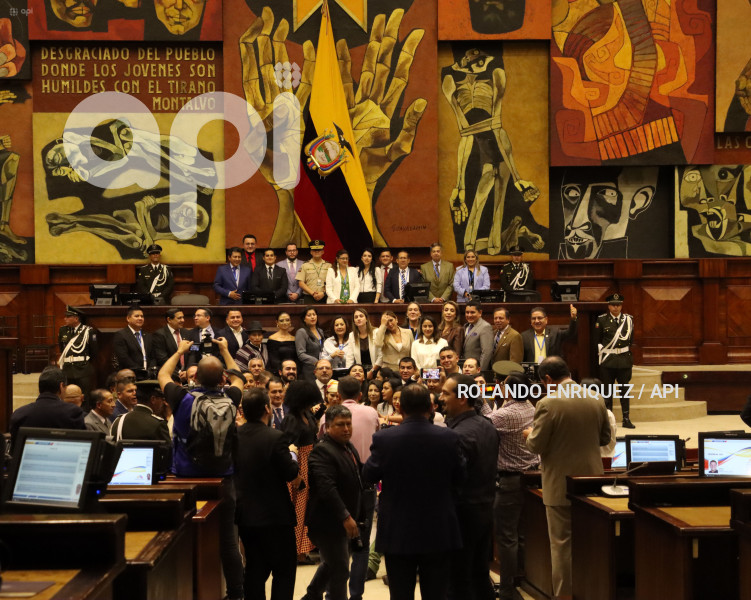 ASAMBLEA-ALCALDES-LEY-GOBIERNOS-AUTONOMOS