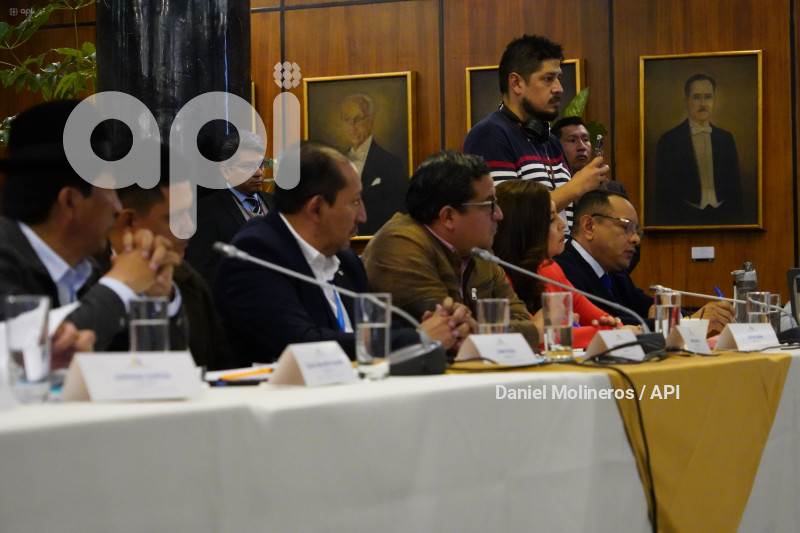 ASAMBLEA FISCALIZACION LUQUE CRISIS ENERGIA