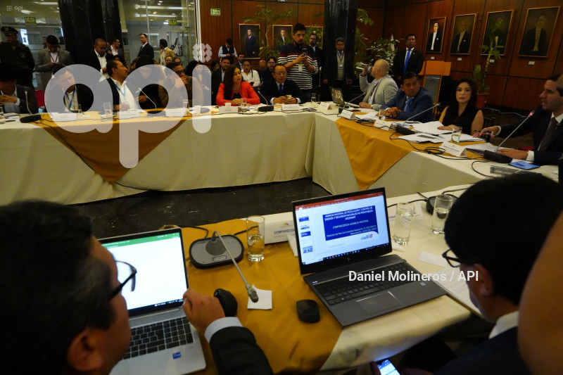 ASAMBLEA FISCALIZACION LUQUE CRISIS ENERGIA