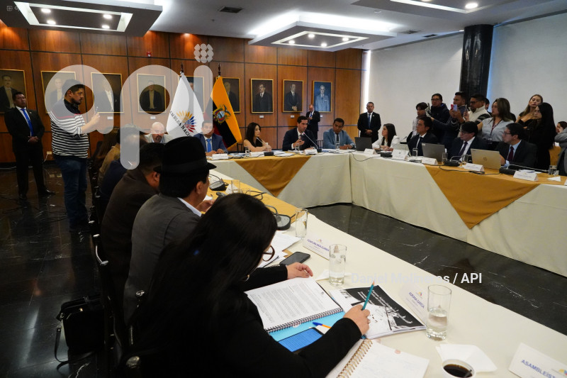 ASAMBLEA FISCALIZACION LUQUE CRISIS ENERGIA